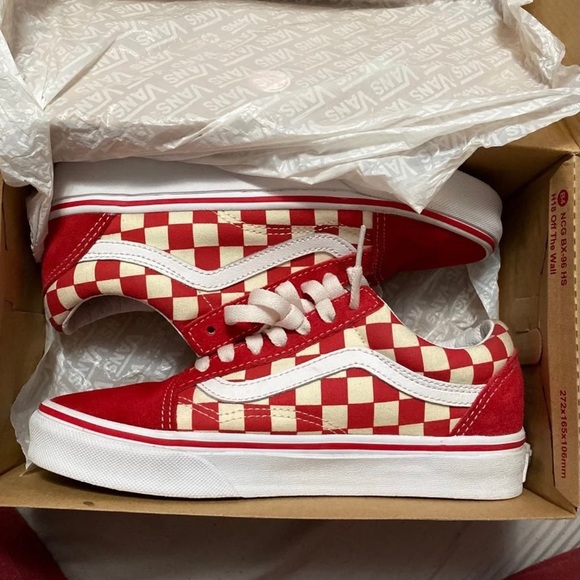 Vans - Picture 2 of 8